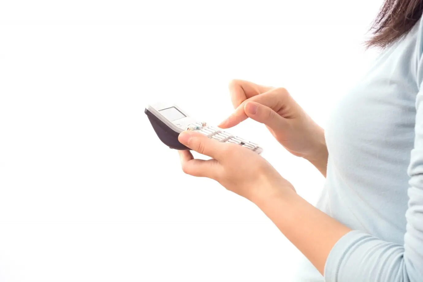 occupation consistant à appuyer sur de l’électronique en touchant avec l’ongle